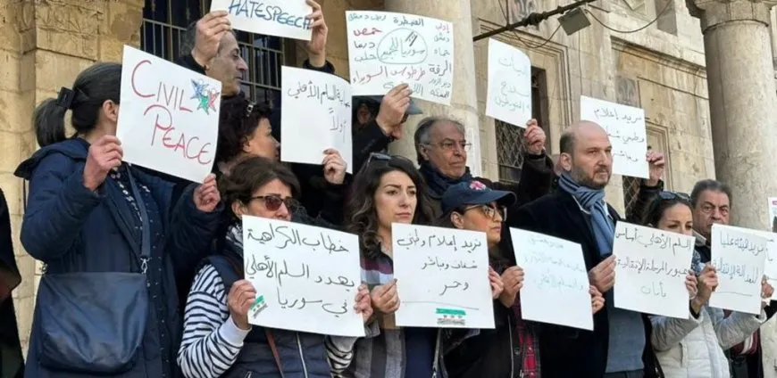 Pêkhateyên Sûriyeyê bi zimanê nefretê re rû bi rû mane