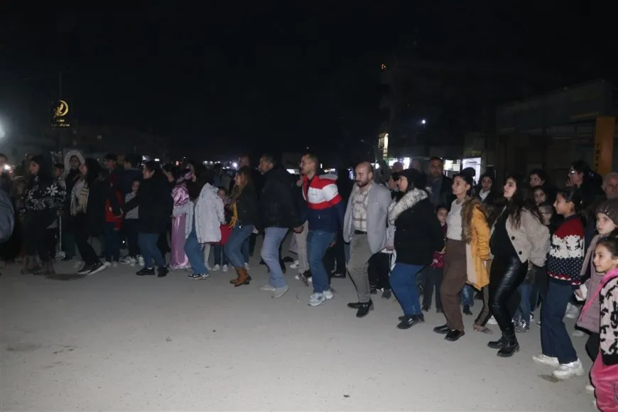 Li Hesekê çirayên dara sersalê hatin vêxistin