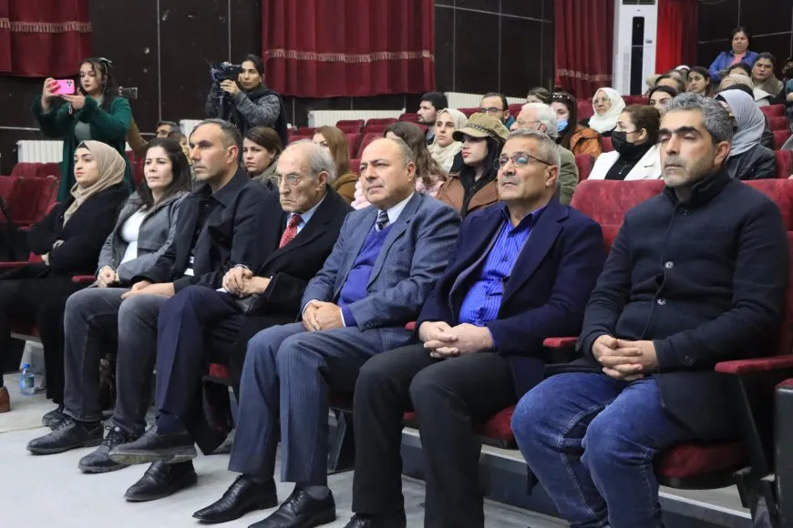 Festîvala Wêjeyê di roja duyemîn de ye