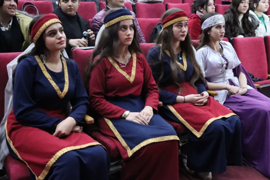  Jinên Ciwan konferansa `Jin û Rêbertî` li dar xist