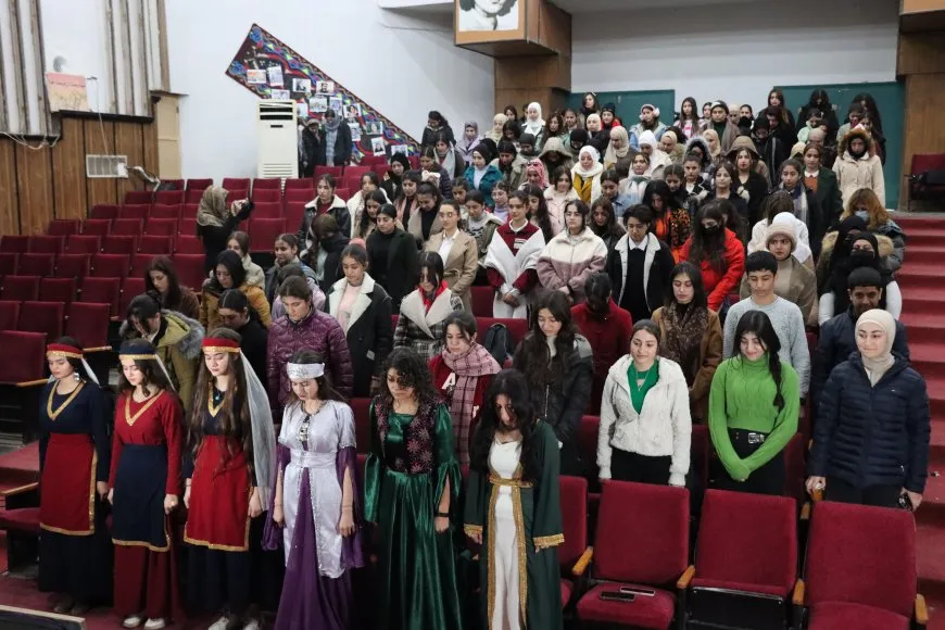  Jinên Ciwan konferansa `Jin û Rêbertî` li dar xist