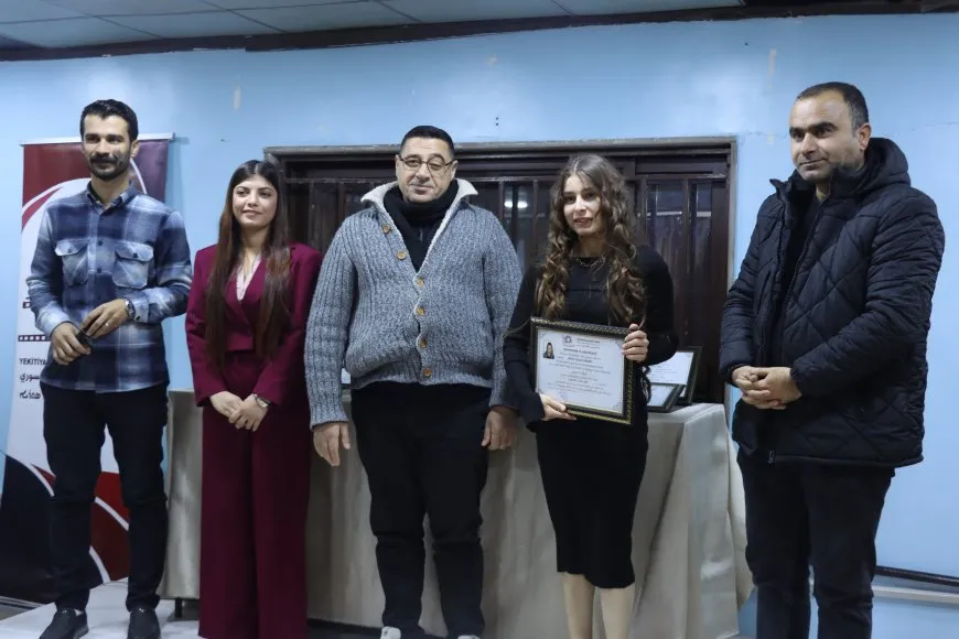 13 stajyeran bawernameyên wênekêşiya fotografiyê wergirtin