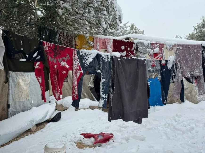 Li Sûriyeyê berf û baran; zehmetiyên niştecihên kampan zêdetir bûn