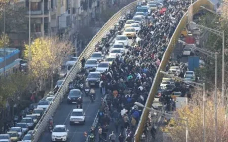 Li Îranê di protestoyan de 8 kesan jiyana xwe ji dest dan