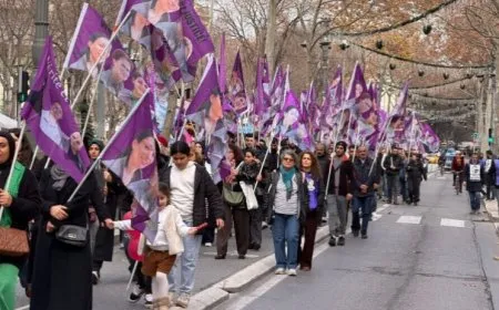 Yekitiya Jinên Kurd ên Ewropayê êrîşên li ser Rojava û Rojhilat şermezar kir 