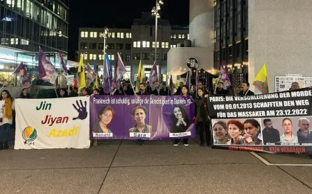3 komkujî, heman sedem: Tirsa ji pêşengiya jinan