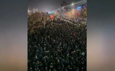 Hêzên Îranê xwepêşander û zarokan hedef digrin