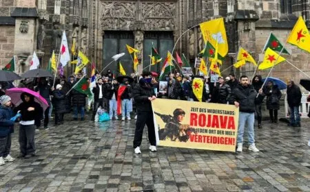 Kurdên li Ewropa êrîşên li ser Helebê protestokirin: Çeteyan rawestînin