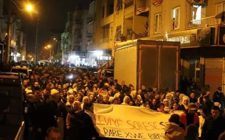 Li gelek bajarên Tirkiyeyê banga rawestiandina êrîşên li Helebê