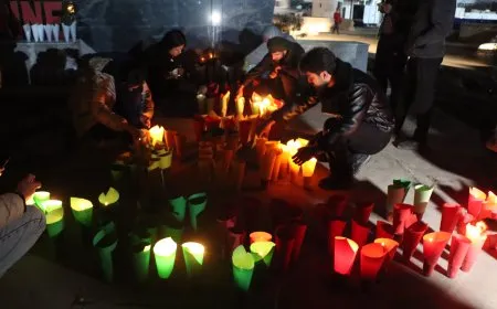 Li Qamişloyê mûm ji bo şehîdên Şêxmeqsûdê hatin pêxistin