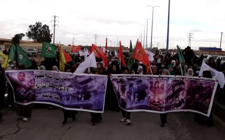 Şêniyên Dêrazorê êrişên çeteyên hikumeta demkî şermezar kirin