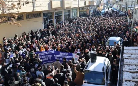 Li ser sînorê Kobanê bang kirin: Hemû kes werin berxwedanê