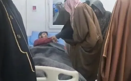 Rûspiyên Reqayê serdana birîndarên berxwedana Şêxmeqsûdê kir