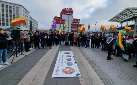 Li Almanyayê hunermendan ji bo Rojava bang kirin