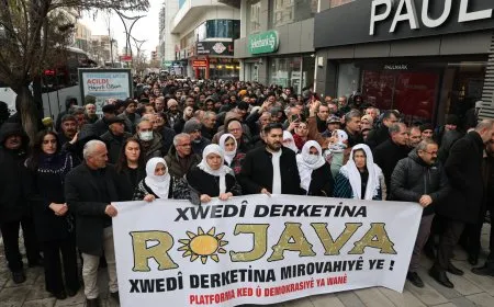 Polîsan êrişî çalakiyê kir: Gelek kes hatin binçevkirin