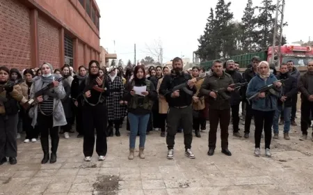 Mamosteyên Dirbêsiyê bajarê xwe diparêzin