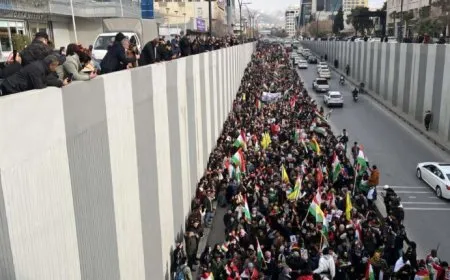 Li Silêmaniyê bi hezaran qîr kir: Bijî Berxwedana Rojava
