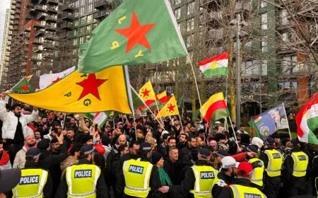Kurdistaniyên li Londonê li ber Balyozxaneya DYA'yê çalakî kir