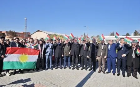 Xwendekar û mamosteyên başur beşdarî çalakiyên piştgiriya Rojava bûn