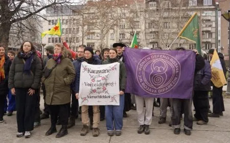 Karwana berê xwe da Rojava gihîşt Belgradê