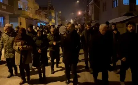 Ciwanên Wanê ji bo Rojava meşiya