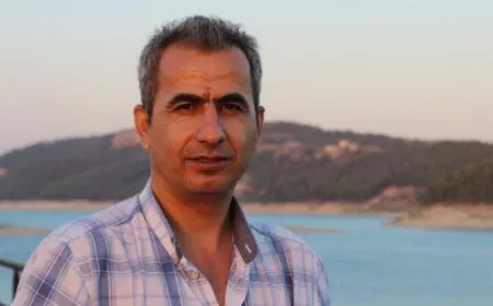 DFG: Em Azîz Koyluoglu bi rêzdarî bi bîr tînin