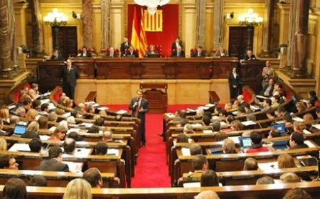 Ji Parlamentoya Katalonyayê daxuyaniya parastina Rojava