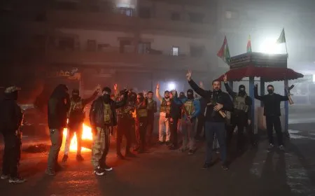 Xelkê Rojava bi ruhê yekitî û berpirsiyariyê û kolanên xwe diparêze