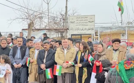 Xelkê Rewandizê yê Başûr bi meşeke girseyî piştgirî da Rojava
