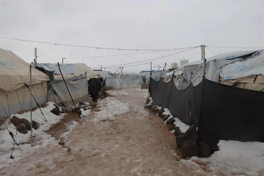 Zehmetiyên koçberên kampa Newrozê