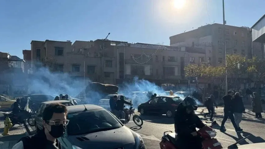 Di xwepêşandanên Îranê de 2 kes hatin qetilkirin