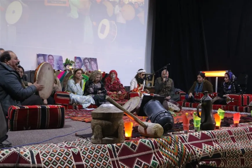 Li Hesekê Şehîdên Komkujiyên Parîsê hatin bibîranîn