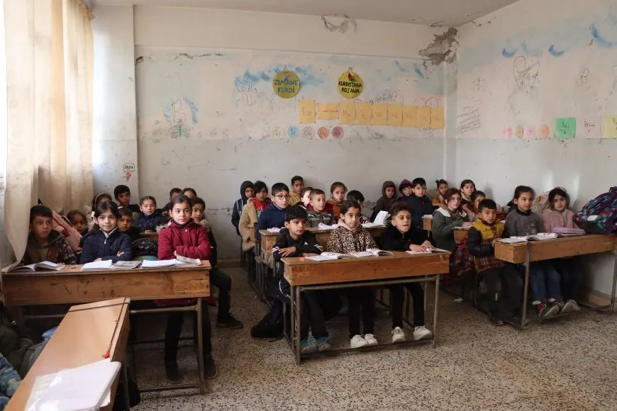 Li kantona Cizîrê dê rojên şemiyê jî perwerde bê dayîn