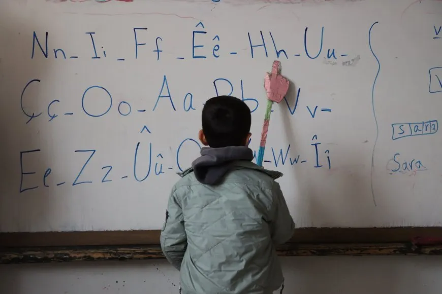 Li kantona Cizîrê dê rojên şemiyê jî perwerde bê dayîn