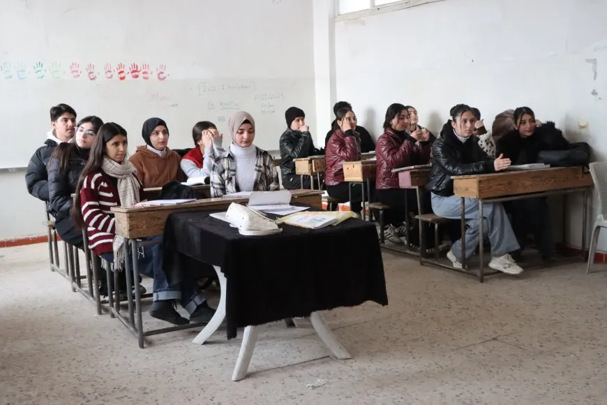 Li kantona Cizîrê dê rojên şemiyê jî perwerde bê dayîn