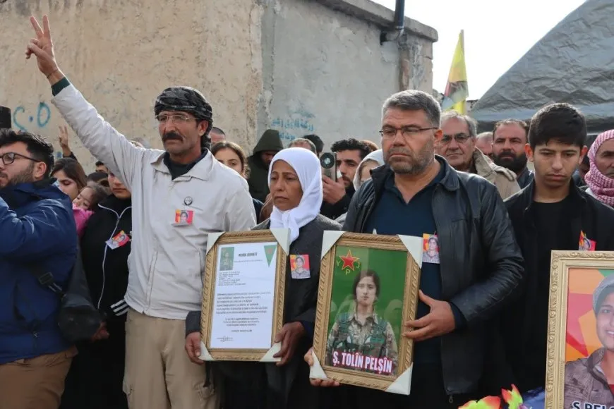 Li Kobanê merasîma xiyabî ji bo şehîd Pelşîn Baz