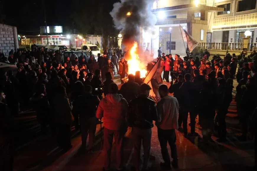 Koçberên Efrîn û Şehbayê li hemberî êrişên taxên Helebê; bertek nîşan dan