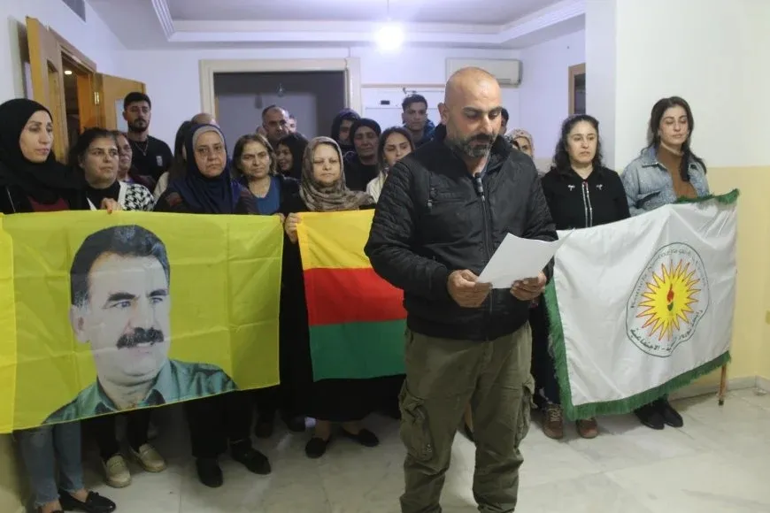 Kurdên li Lubnanê êrişên li ser Helebê şermezar kirin