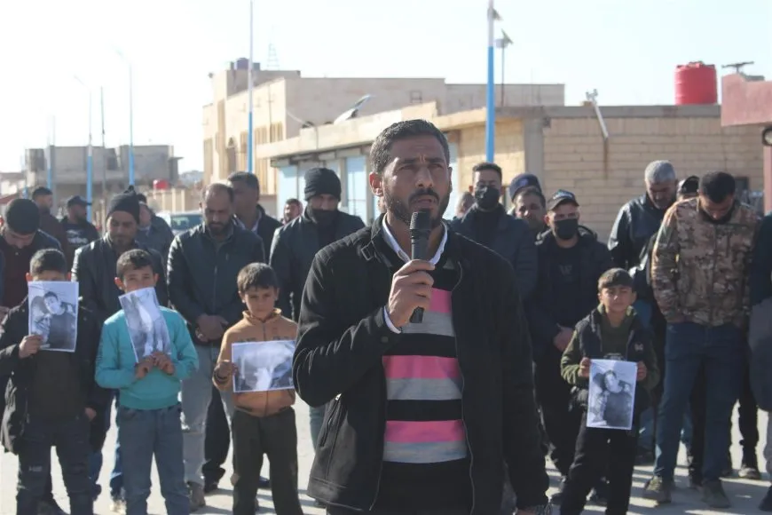 Gel bi daxuyanî û xwepêşandanan êrişên li dijî taxên Helebê şermezar kirin