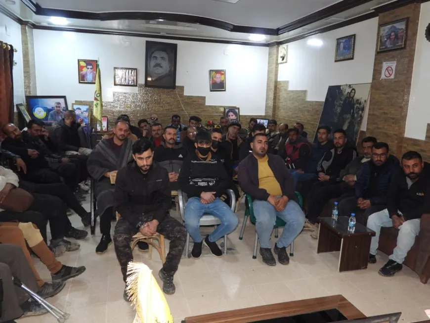 Gaziyên şer şehîdên Parîsê bi bîr anîn