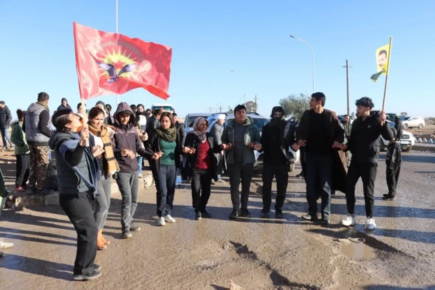 Girseyên ji 3 kantonan ji bo piştgiriyê ber bi Dêr Hafirê ve bi rê ketin