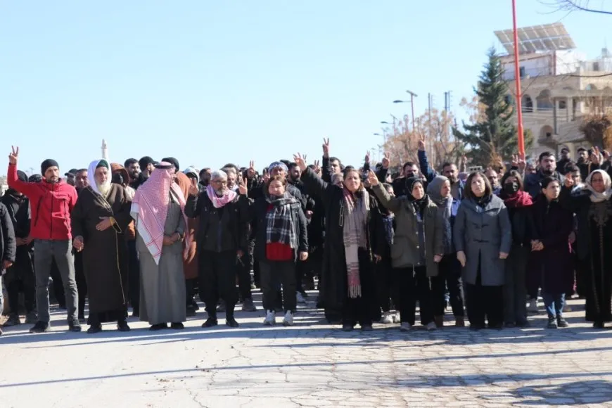 'Em ji piştgiriya berxwedana Şêxmeqsûd û Eşrefiyê bi paş ve venagerin'