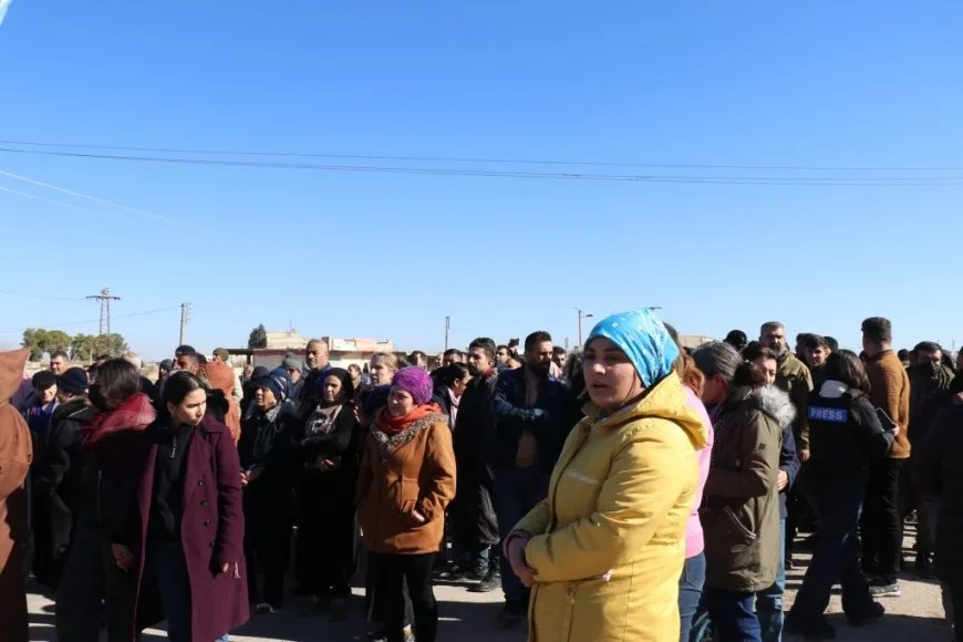 'Em ji piştgiriya berxwedana Şêxmeqsûd û Eşrefiyê bi paş ve venagerin'