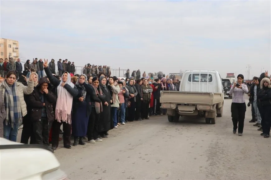 Karwana şêniyên Cizîrê û birîndarên taxên Şêxmeqsûd û Eşrefiyê gihiştin Hesekê