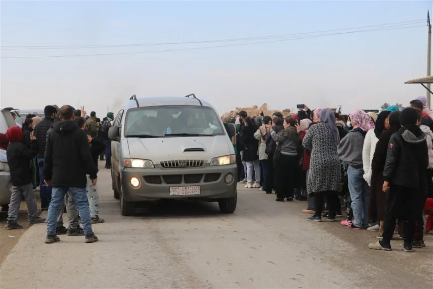 Karwana şêniyên Cizîrê û birîndarên taxên Şêxmeqsûd û Eşrefiyê gihiştin Hesekê