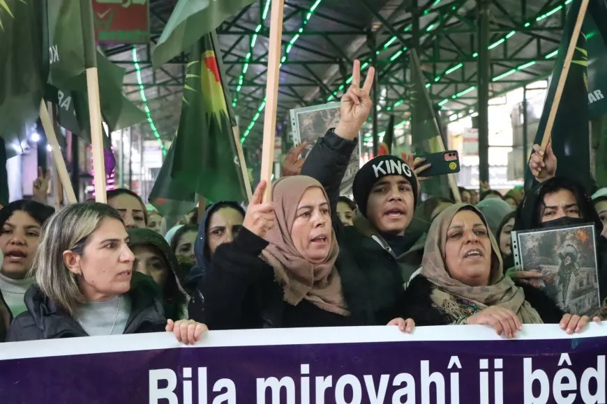 Li Kobanê jin ji bo Şêxmeqsûd  û Eşrefiyê daketin qadan