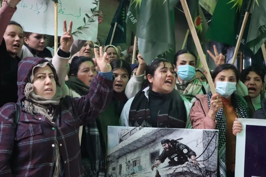 Li Kobanê jin ji bo Şêxmeqsûd  û Eşrefiyê daketin qadan