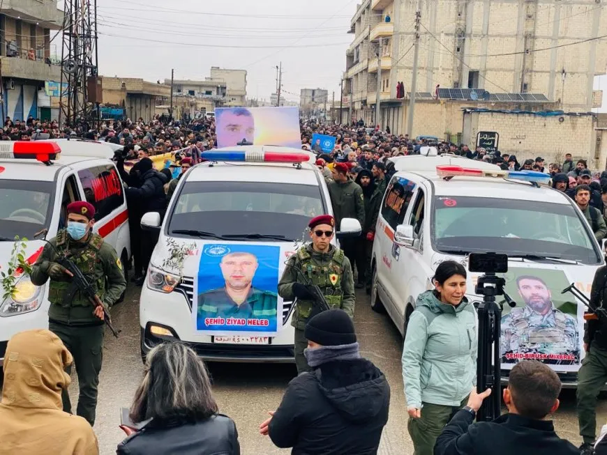 Karwanê cenazeyên şehîd Ziyad, Birûsk û Malik ber bi pakrewangehê ve bi rê ket
