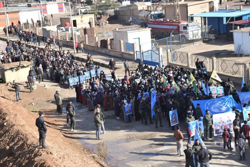 Şêniyên tev li daxuyanî û meşan bûne: Sûcdaran ceza bikin