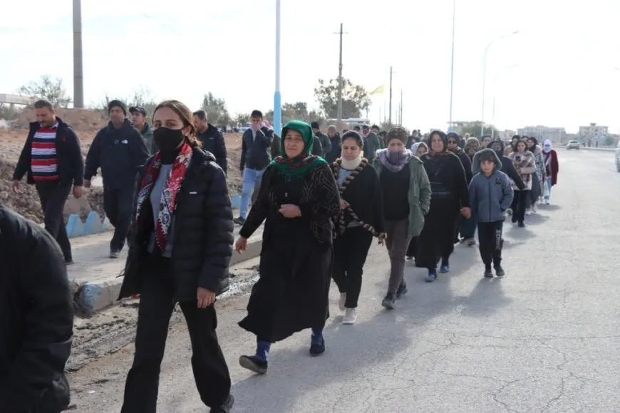 Gelê Tebqayê sersaxî da malbata şehîd Şervan Rojvan
